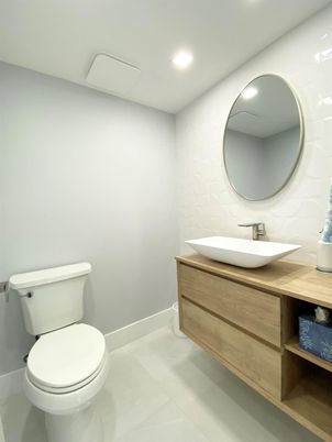 Bathroom, Interior, Recessed Lighting