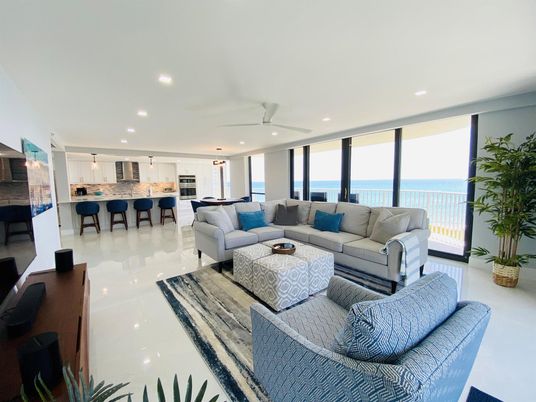 Interior, Kitchen, Living room, Pendant Lights, Recessed Lighting, Water
