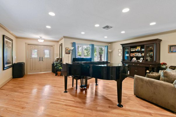 Interior, Living room, Piano, Recessed Lighting, Wood Texture Flooring