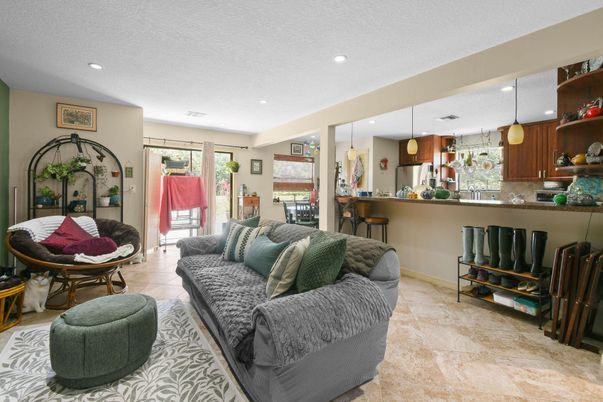 Interior, Living room, Pendant Lights, Recessed Lighting
