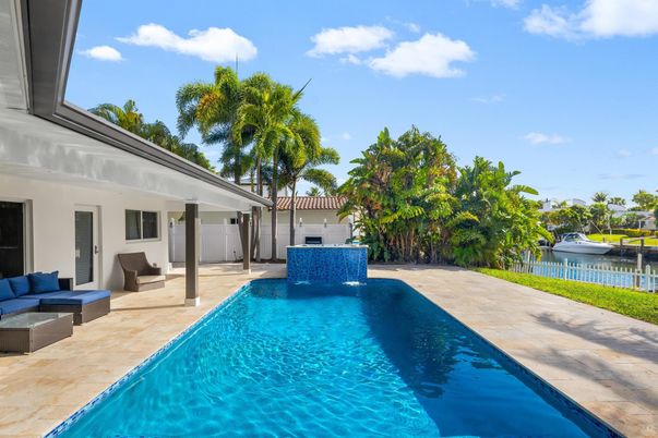 Exterior, Pool, Water
