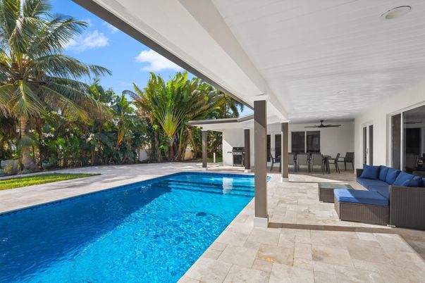 Exterior, Pool