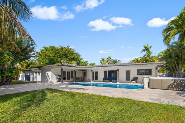 Backyard, Exterior, Pool