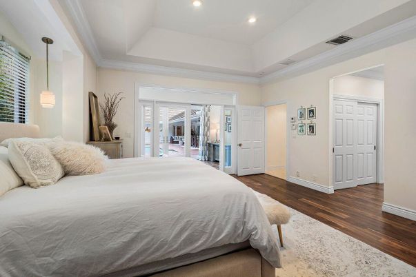 Bedroom, Interior, Pendant Lights, Recessed Lighting, Wood Texture Flooring