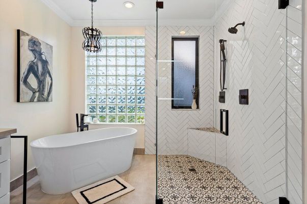 Bathroom, Free Standing Baths, Glass Shower, Interior, Pendant Lights, Recessed Lighting