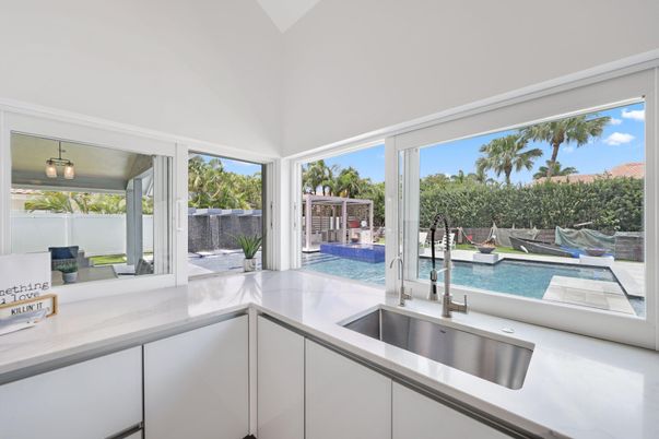 Interior, Kitchen, Pool