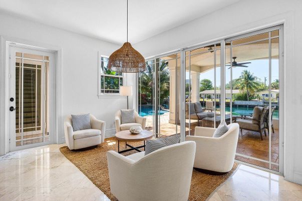 Interior, Living room, Pendant Lights