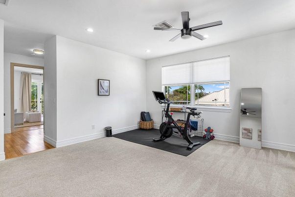 Fitness Equipment, Interior, Recessed Lighting, Wood Texture Flooring