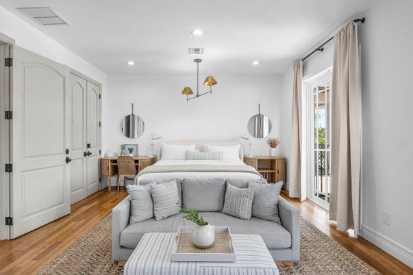 Bedroom, Interior, Pendant Lights, Recessed Lighting, Wood Texture Flooring