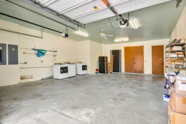 Garage, Interior, Washer