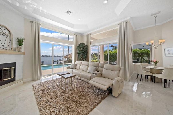 Chandelier, Dining room, Fireplace, Interior, Living room, Recessed Lighting, Water