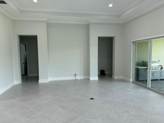 Empty room, Interior, Recessed Lighting
