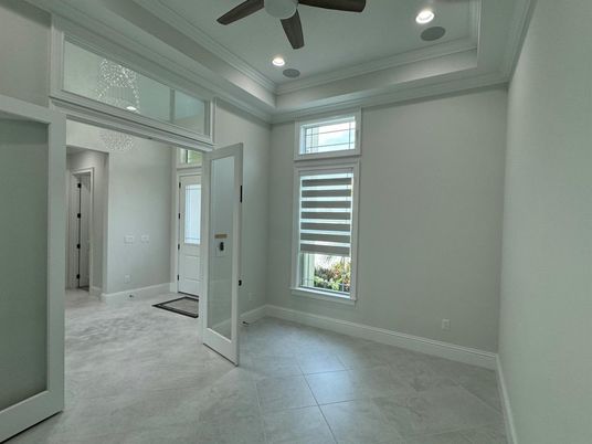 Empty room, Interior, Recessed Lighting