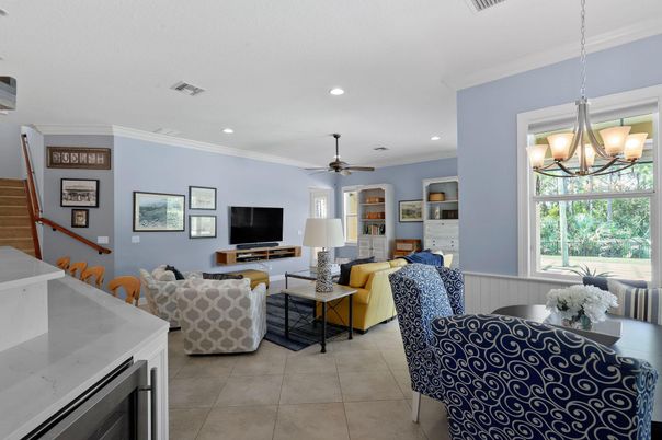 Chandelier, Dining room, Interior, Living room, Recessed Lighting