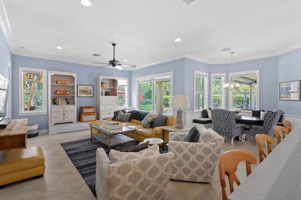 Dining room, Interior, Living room, Pendant Lights, Recessed Lighting