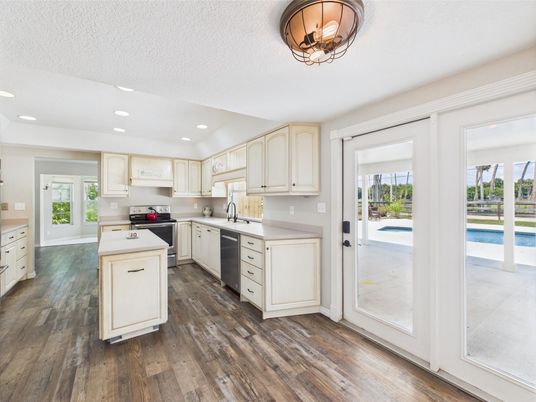 Interior, Kitchen, Recessed Lighting, Water, Wood Texture Flooring