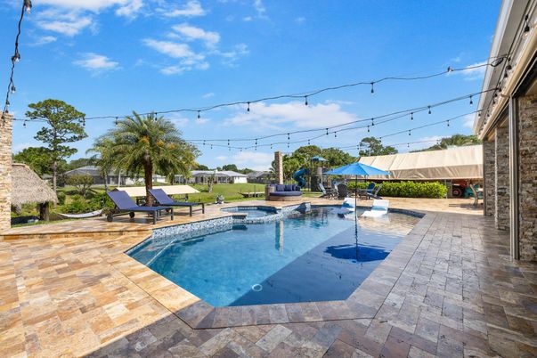 Exterior, Pool