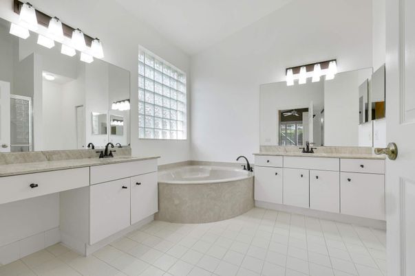 Bathroom, Dual Sink Vanities, Interior