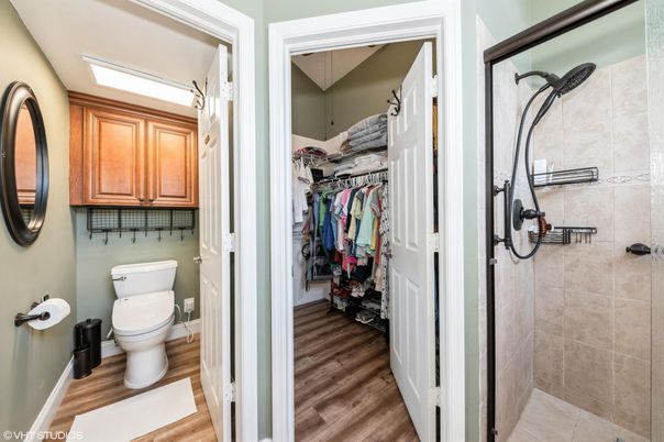 Bathroom, Interior, Walk-in Closets, Wood Texture Flooring