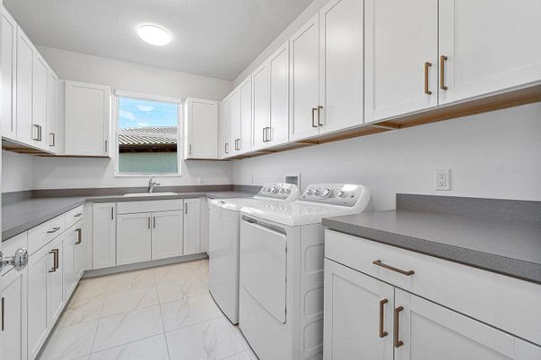 Interior, Marble, Recessed Lighting, Washer