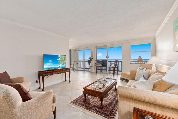 Interior, Living room, Water