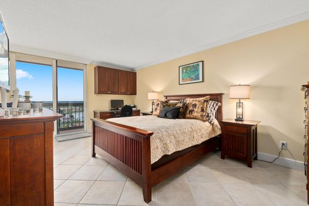 Bedroom, Interior, Water
