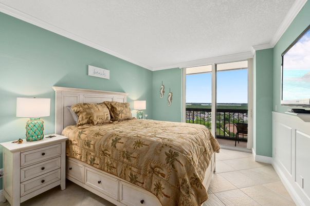 Bedroom, Interior, Water
