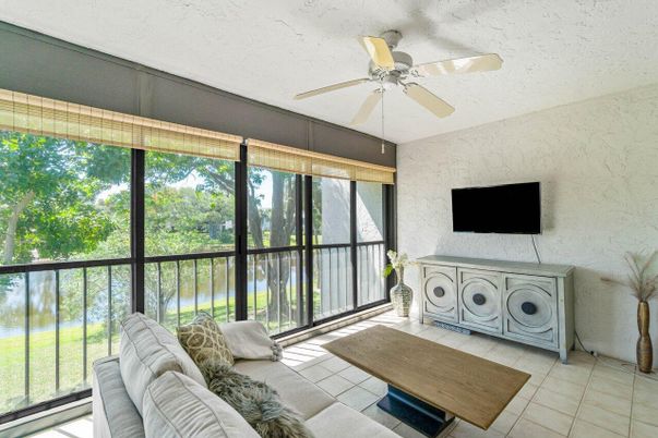 Interior, Living room, Sun Room, Water