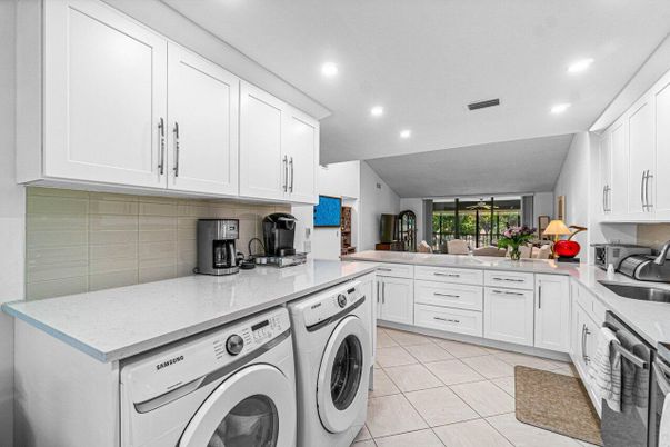 Interior, Recessed Lighting, Washer
