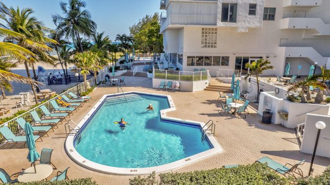 Exterior, Pool