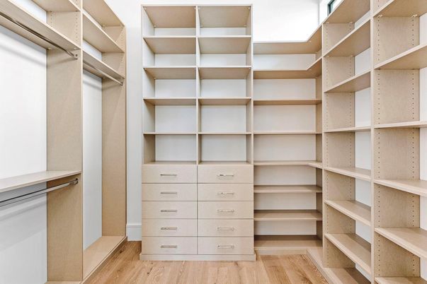 Interior, Walk-in Closets, Wood Texture Flooring