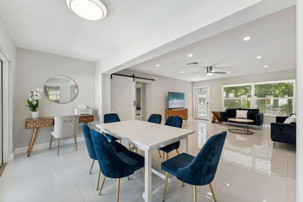 Dining room, Interior, Living room, Recessed Lighting