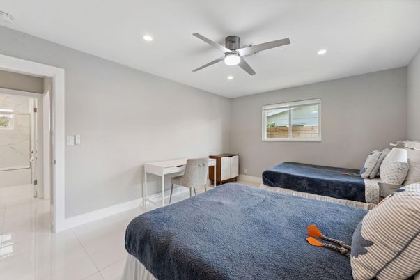 Bedroom, Home Office, Interior, Recessed Lighting