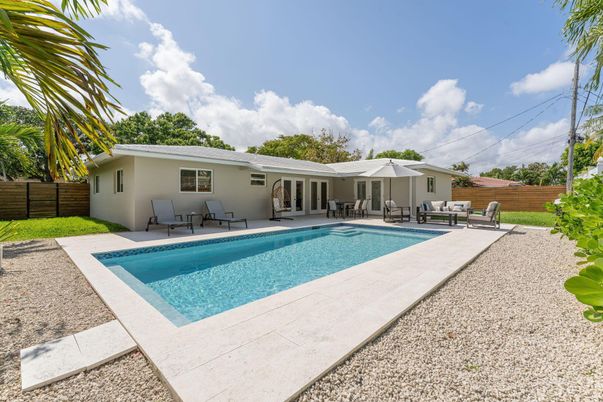 Exterior, Pool