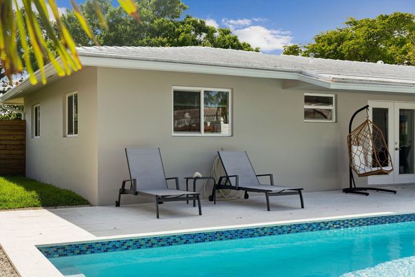 Exterior, Pool