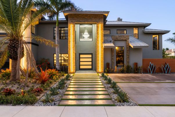 Exterior, Facade, Modern