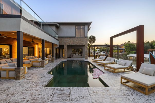 Exterior, Fireplace, Pool