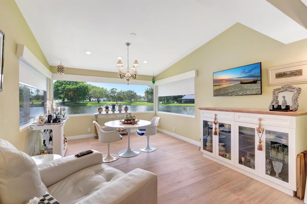 Chandelier, Dining room, Interior, Living room, Pendant Lights, Recessed Lighting, Water, Wood Texture Flooring