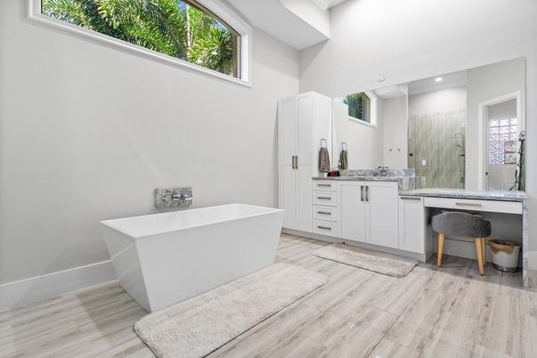 Bathroom, Free Standing Baths, Interior, Recessed Lighting, Wood Texture Flooring