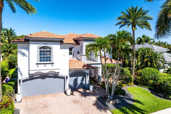 Attached, Exterior, Facade, Spanish Mediterranean