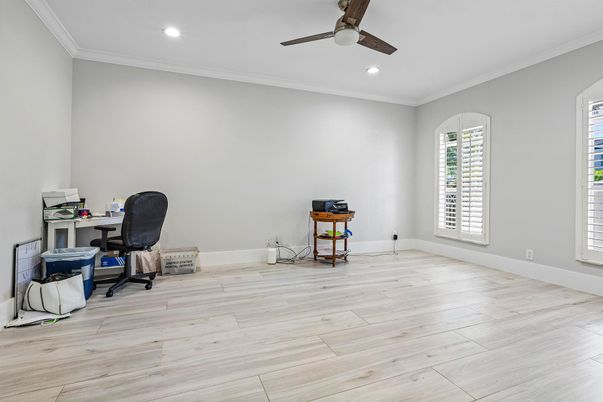 Home Office, Interior, Recessed Lighting, Wood Texture Flooring