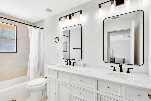 Bathroom, Dual Sink Vanities, Interior