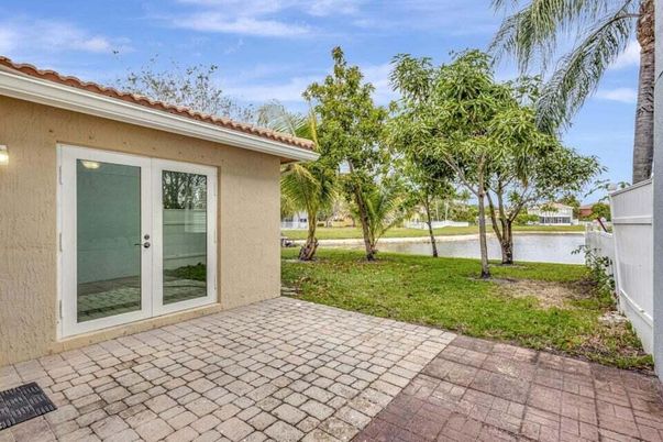 Backyard, Exterior, Water