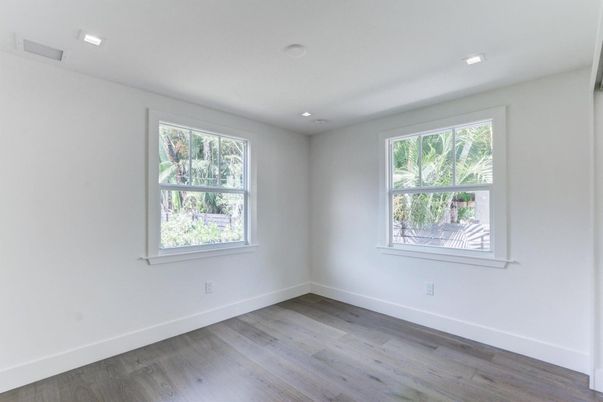 Empty room, Interior, Recessed Lighting, Wood Texture Flooring