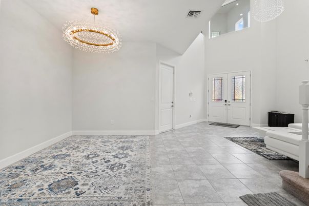 Chandelier, Interior