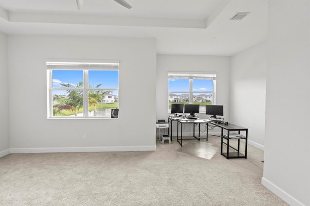 Home Office, Interior