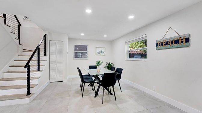Dining room, Interior, Recessed Lighting