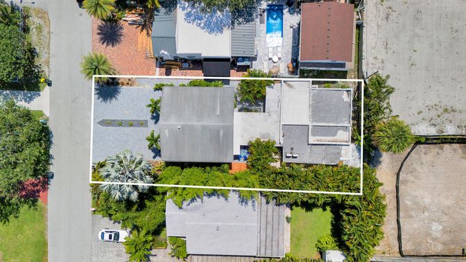 Exterior, Drone
