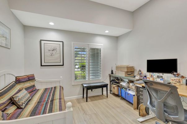 Home Office, Interior, Recessed Lighting, Wood Texture Flooring