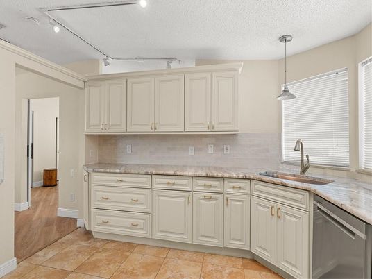 Interior, Kitchen, Pendant Lights, Recessed Lighting